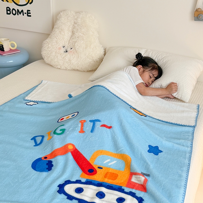 91家纺网 家纺一手货源 找家纺 嗨生活 2025新款牛奶绒毛毯儿童毛毯幼儿园休闲沙发毯床单推车毯毛毯毯子 可爱挖掘