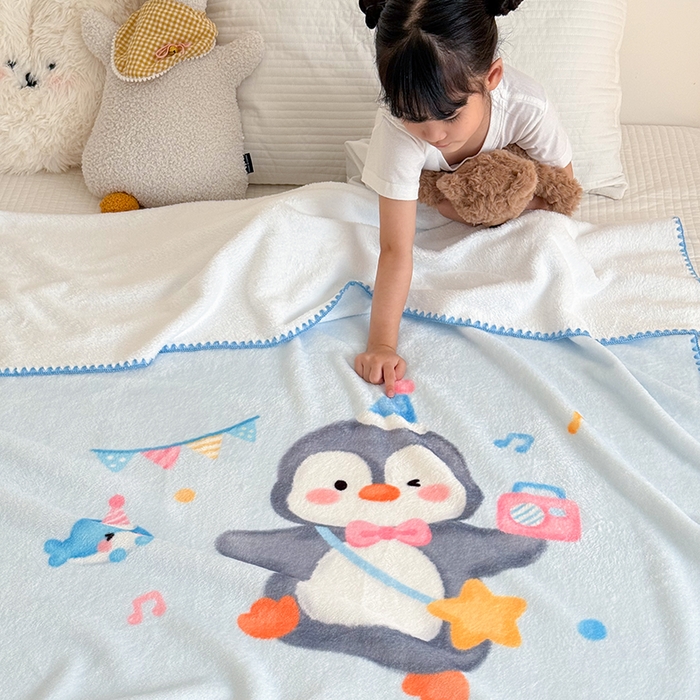 91家纺网 家纺一手货源 找家纺 嗨生活 2025新款牛奶绒毛毯儿童毛毯幼儿园休闲沙发毯床单推车毯毛毯毯子 企鹅宝宝