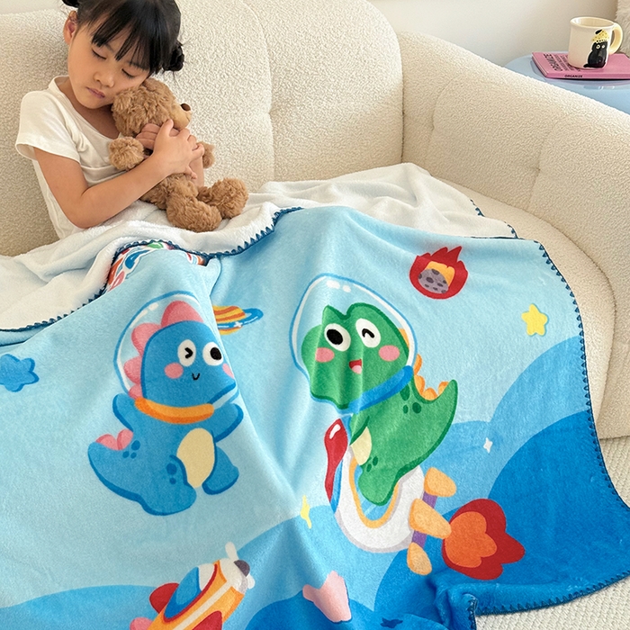 91家纺网 家纺一手货源 找家纺 嗨生活 2025新款牛奶绒毛毯儿童毛毯幼儿园休闲沙发毯床单推车毯毛毯毯子 恐龙派对