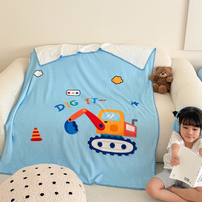 91家纺网 家纺一手货源 找家纺 嗨生活 2025新款牛奶绒毛毯儿童毛毯幼儿园休闲沙发毯床单推车毯毛毯毯子 可爱挖掘