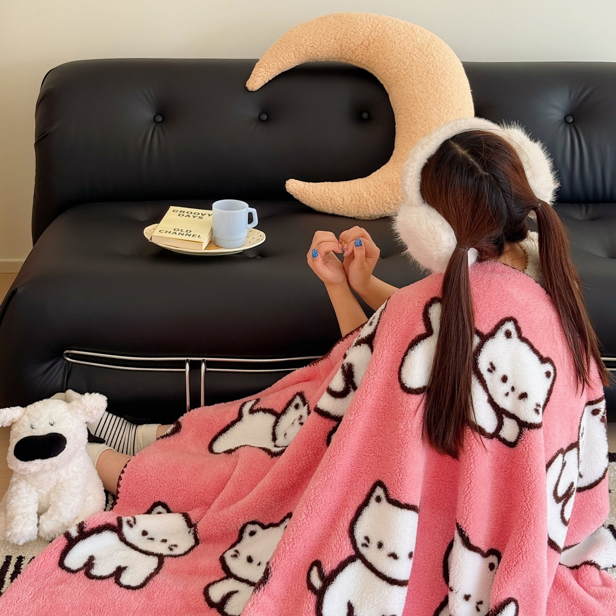 91家纺网 家纺一手货源 找家纺 顾里家纺 2025新款韩系卡通云朵绒盖毯 乖乖猫