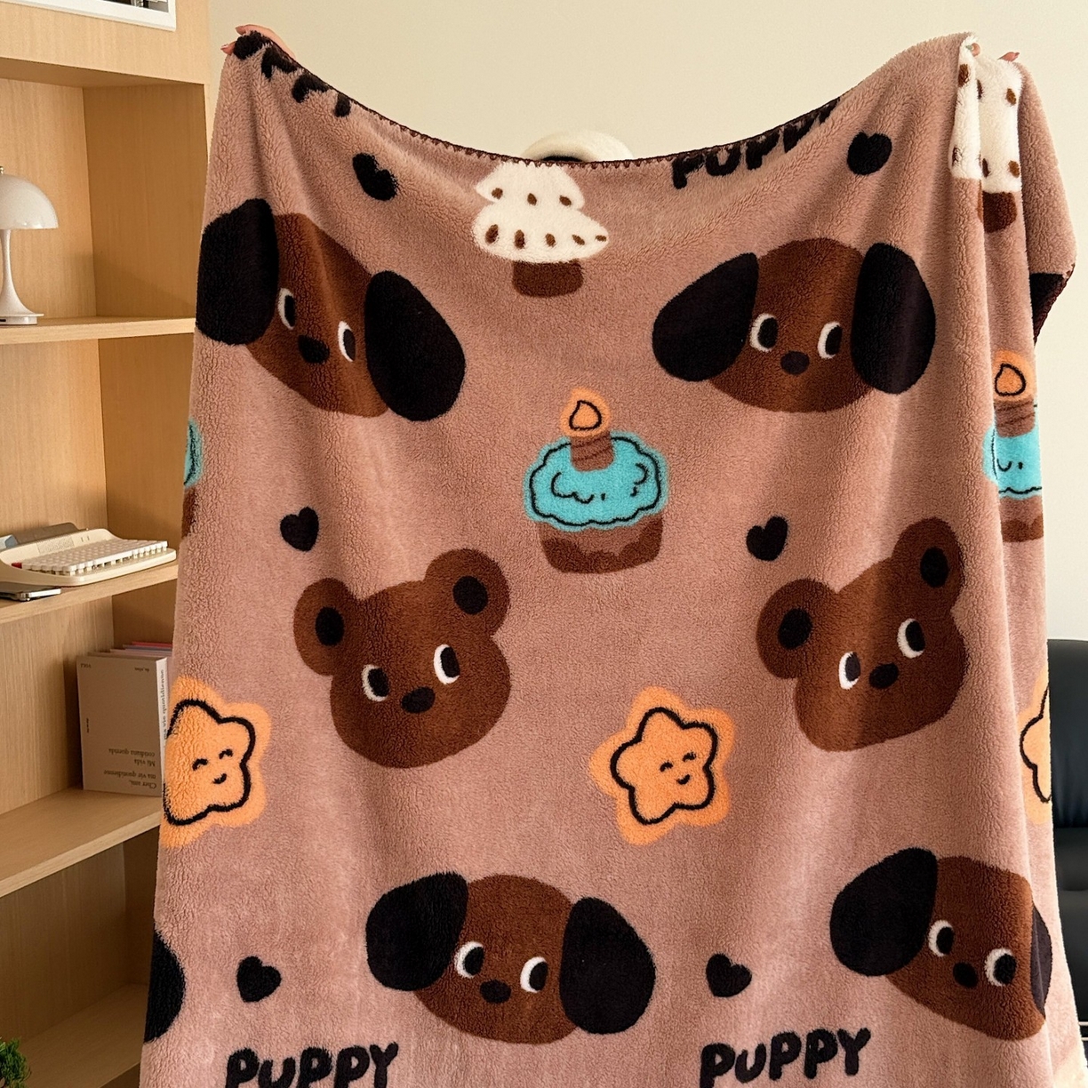 91家纺网 家纺一手货源 找家纺 顾里家纺 2025新款韩系卡通云朵绒盖毯 小熊派对