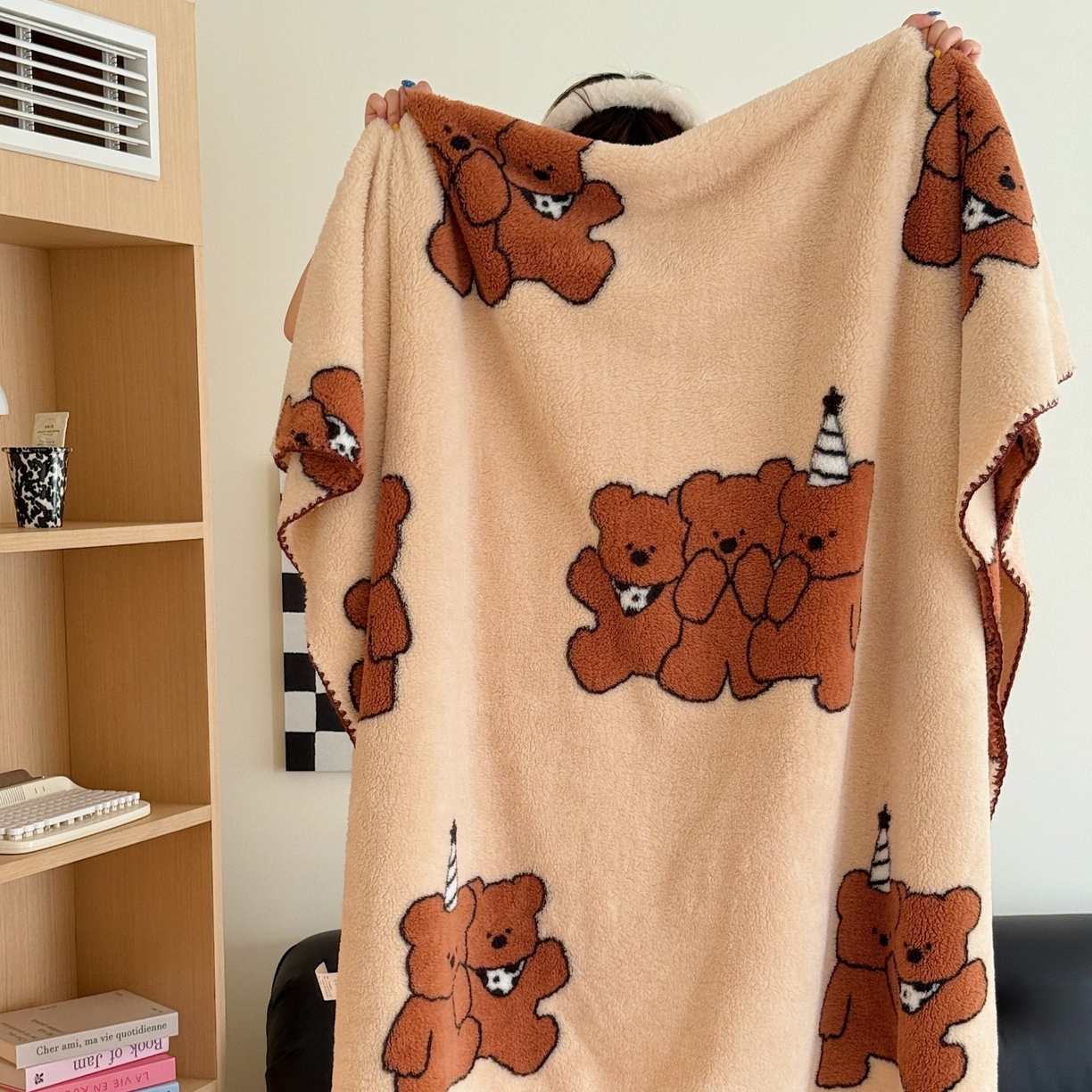 91家纺网 家纺一手货源 找家纺 顾里家纺 2025新款韩系卡通云朵绒盖毯 三只小熊