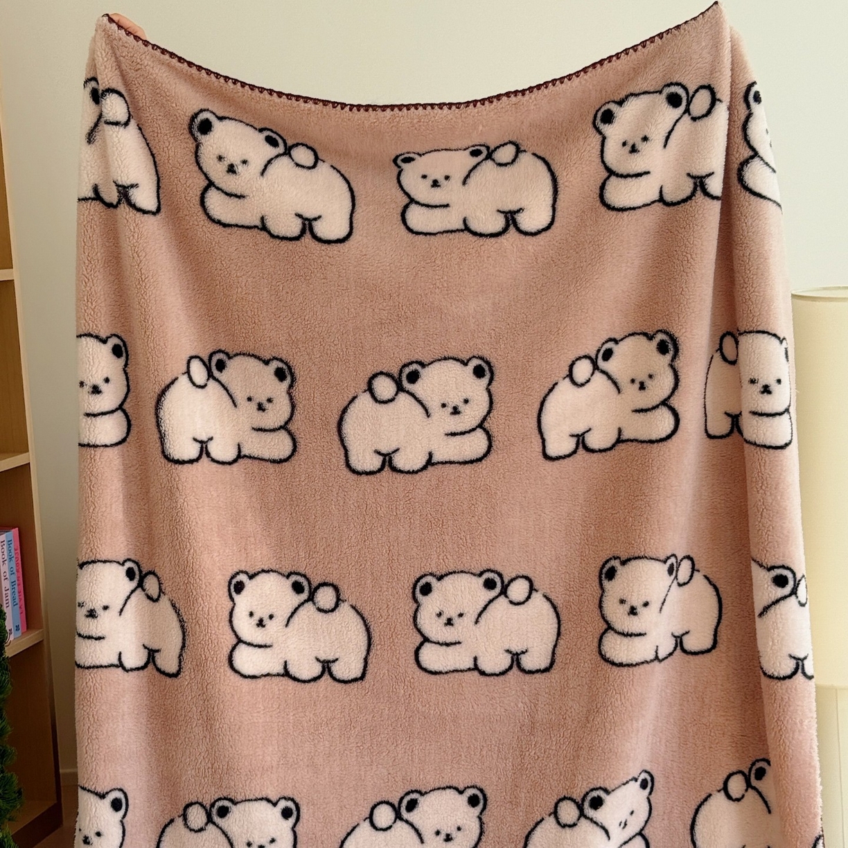 91家纺网 家纺一手货源 找家纺 顾里家纺 2025新款韩系卡通云朵绒盖毯 趴小熊