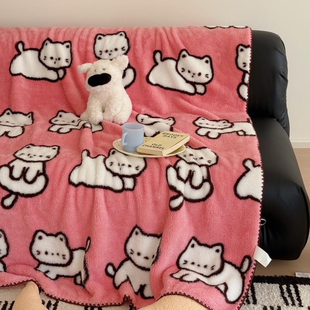 91家纺网 家纺一手货源 找家纺 顾里家纺 2025新款韩系卡通云朵绒盖毯 乖乖猫