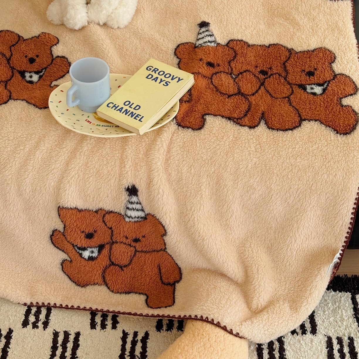 91家纺网 家纺一手货源 找家纺 顾里家纺 2025新款韩系卡通云朵绒盖毯 三只小熊