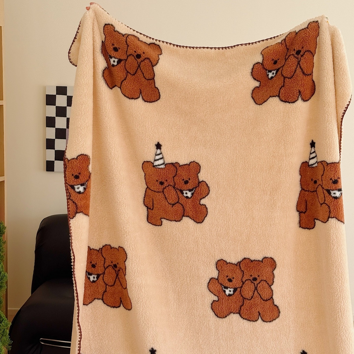 91家纺网 家纺一手货源 找家纺 顾里家纺 2025新款韩系卡通云朵绒盖毯 三只小熊