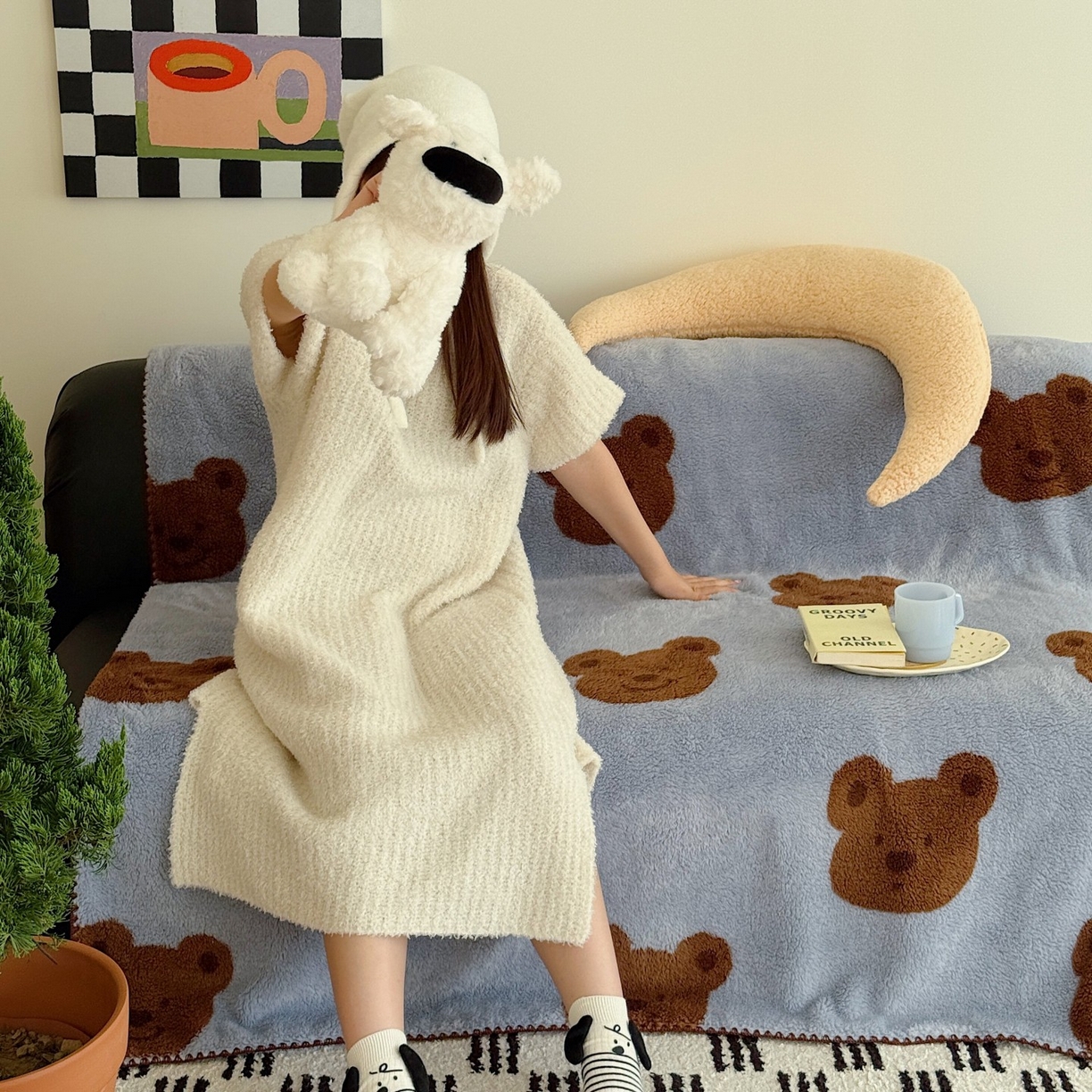 91家纺网 家纺一手货源 找家纺 顾里家纺 2025新款韩系卡通云朵绒盖毯 表情小熊