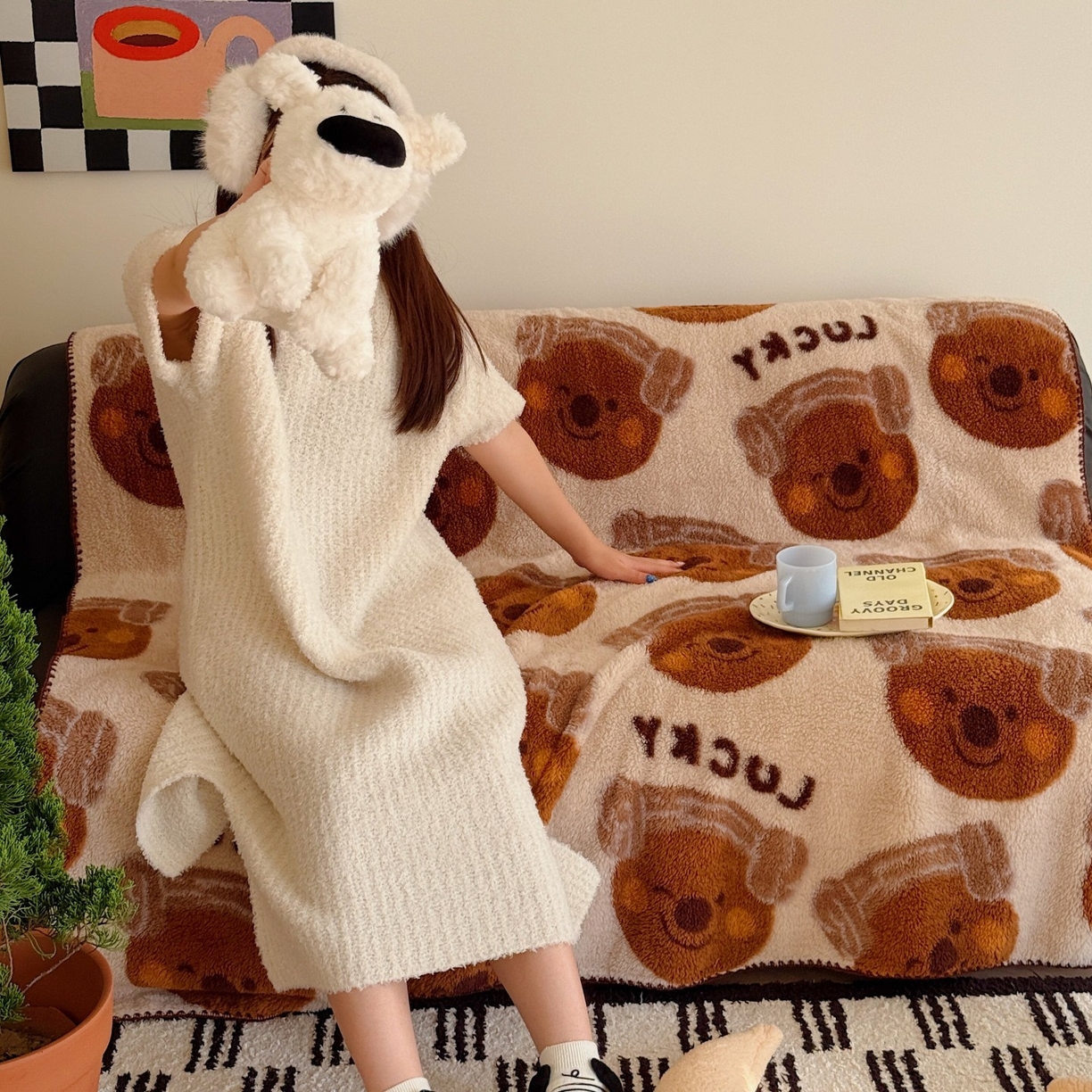 91家纺网 家纺一手货源 找家纺 顾里家纺 2025新款韩系卡通云朵绒盖毯 幸运幼熊