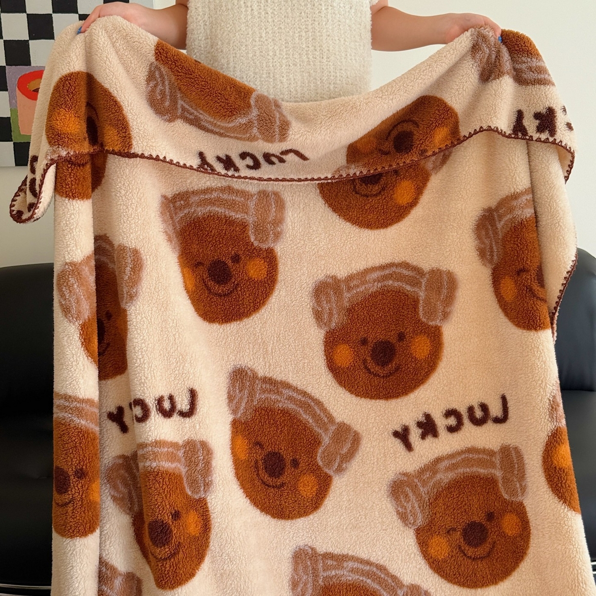 91家纺网 家纺一手货源 找家纺 顾里家纺 2025新款韩系卡通云朵绒盖毯 幸运幼熊