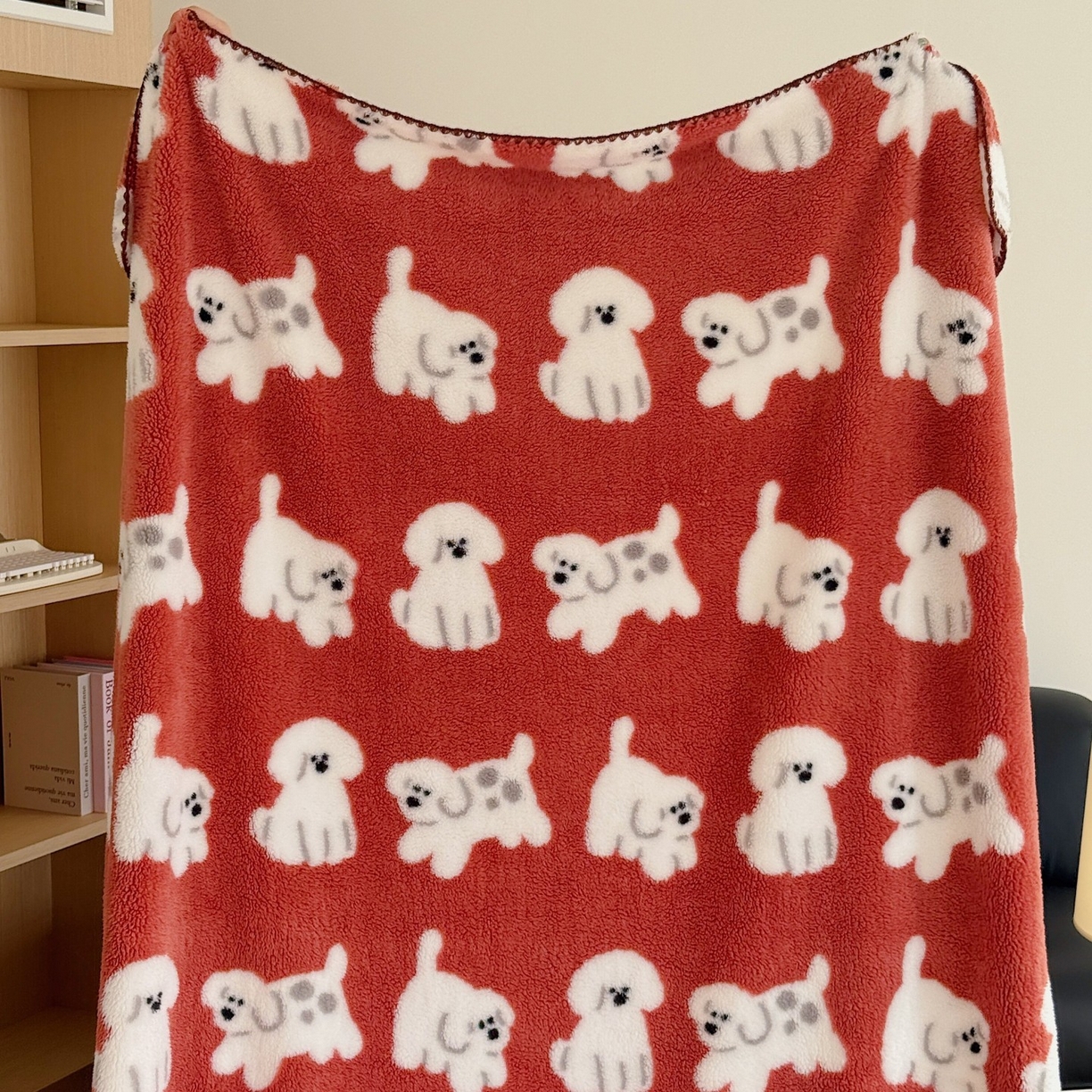 91家纺网 家纺一手货源 找家纺 顾里家纺 2025新款韩系卡通云朵绒盖毯 旺旺狗仔