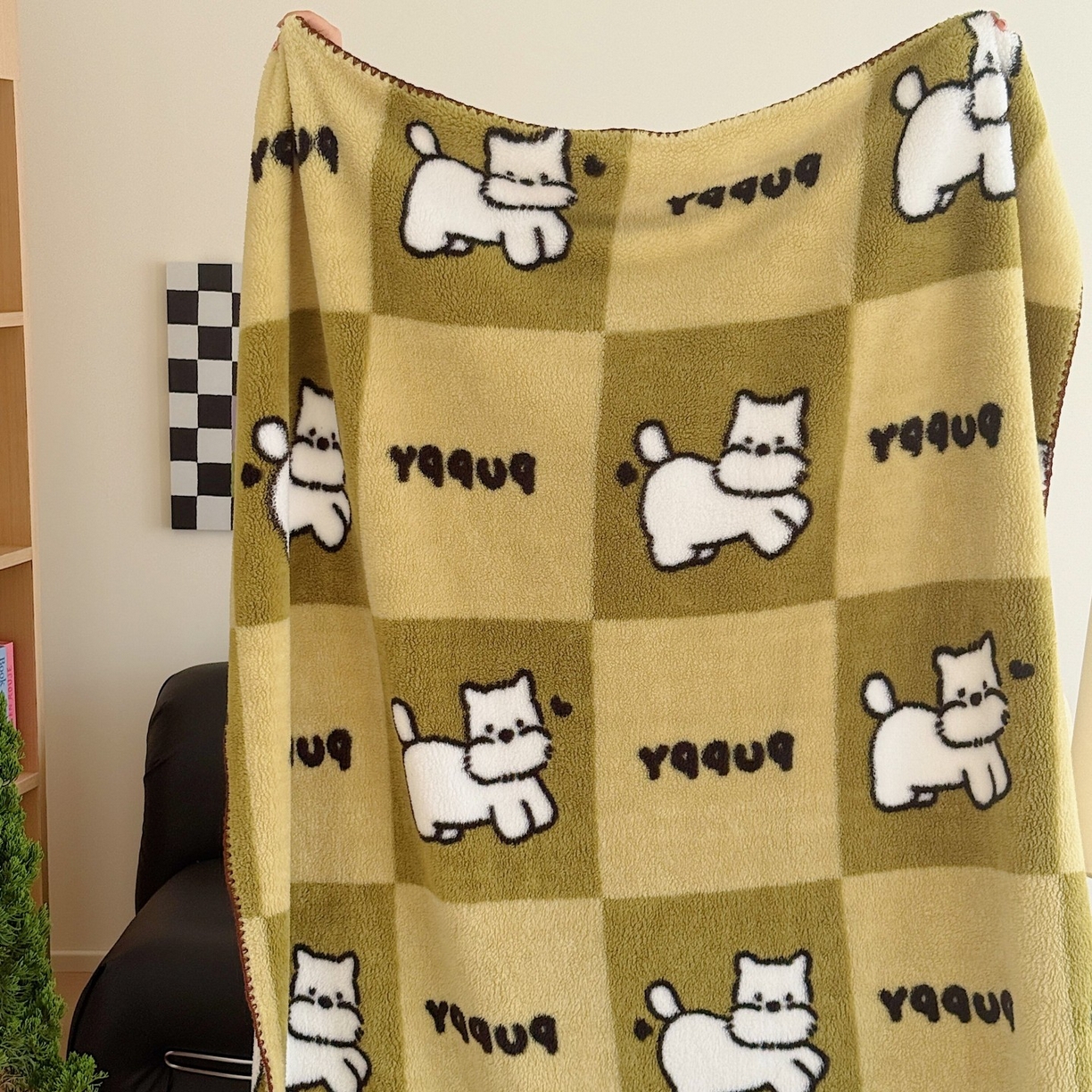 91家纺网 家纺一手货源 找家纺 顾里家纺 2025新款韩系卡通云朵绒盖毯 方块小狗