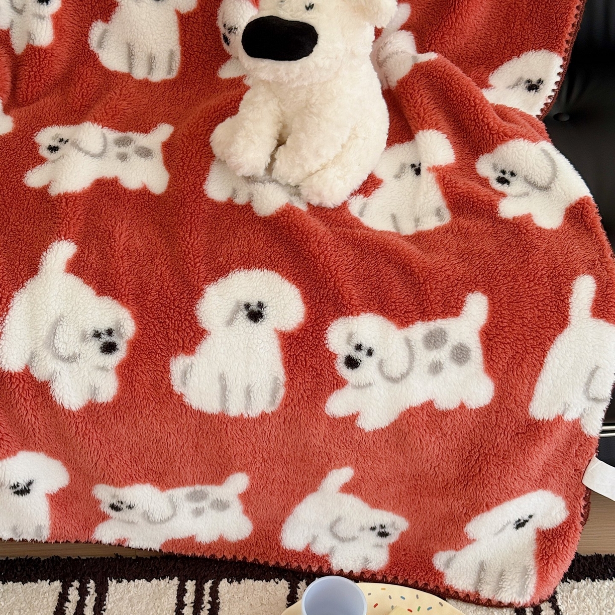 91家纺网 家纺一手货源 找家纺 顾里家纺 2025新款韩系卡通云朵绒盖毯 旺旺狗仔