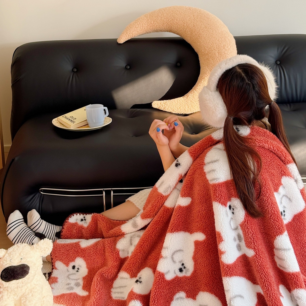 91家纺网 家纺一手货源 找家纺 顾里家纺 2025新款韩系卡通云朵绒盖毯 旺旺狗仔