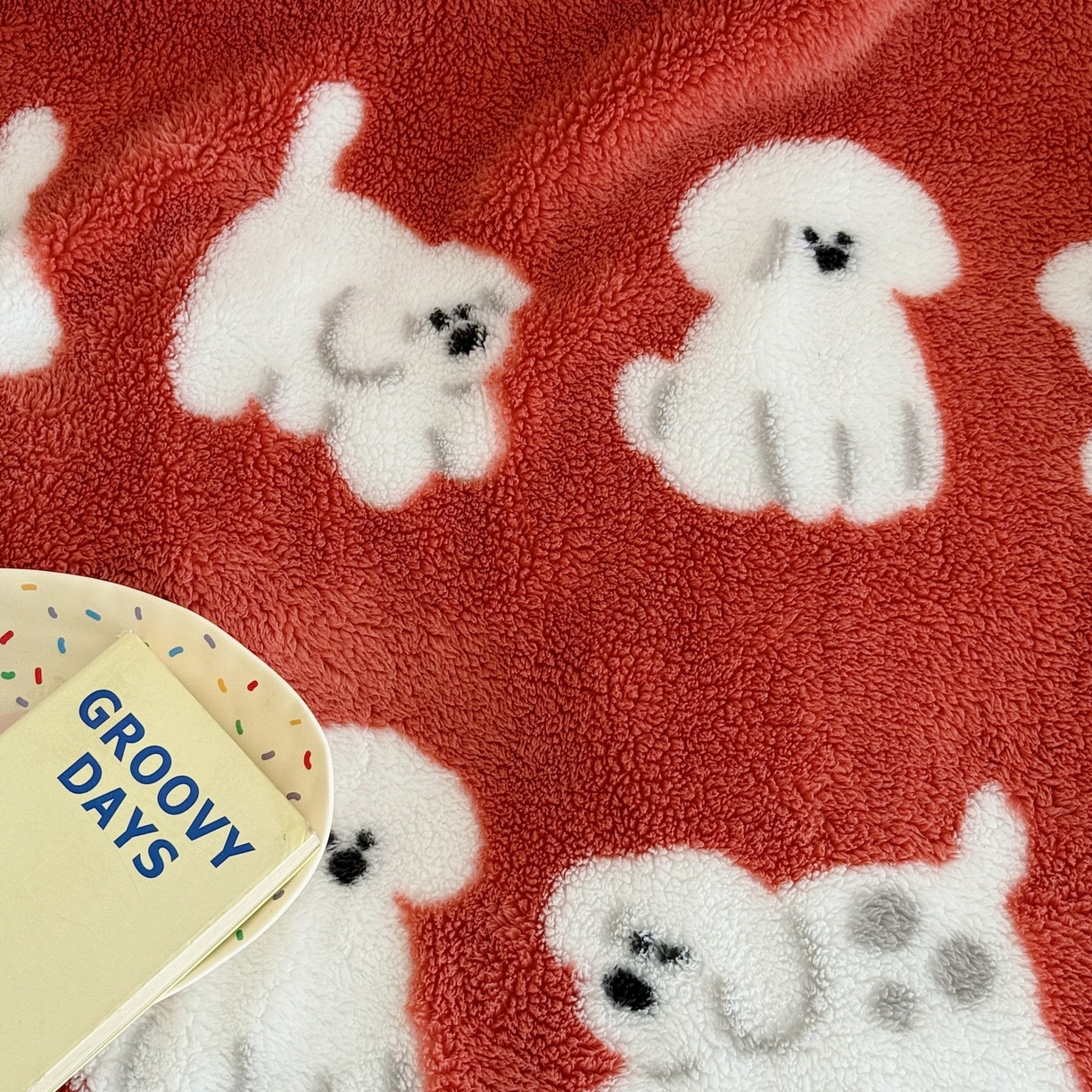 91家纺网 家纺一手货源 找家纺 顾里家纺 2025新款韩系卡通云朵绒盖毯 旺旺狗仔