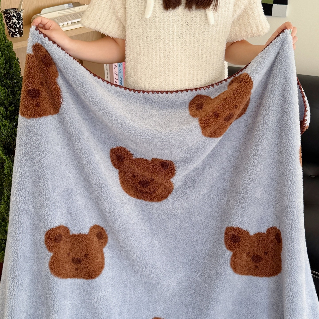 91家纺网 家纺一手货源 找家纺 （总）顾里家纺 2025新款韩系卡通云朵绒盖毯