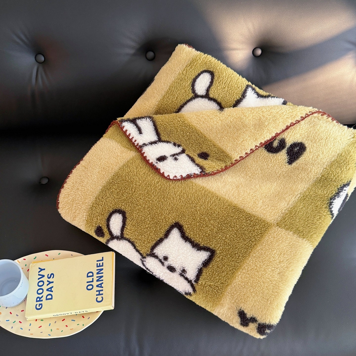 91家纺网 家纺一手货源 找家纺 顾里家纺 2025新款韩系卡通云朵绒盖毯 方块小狗