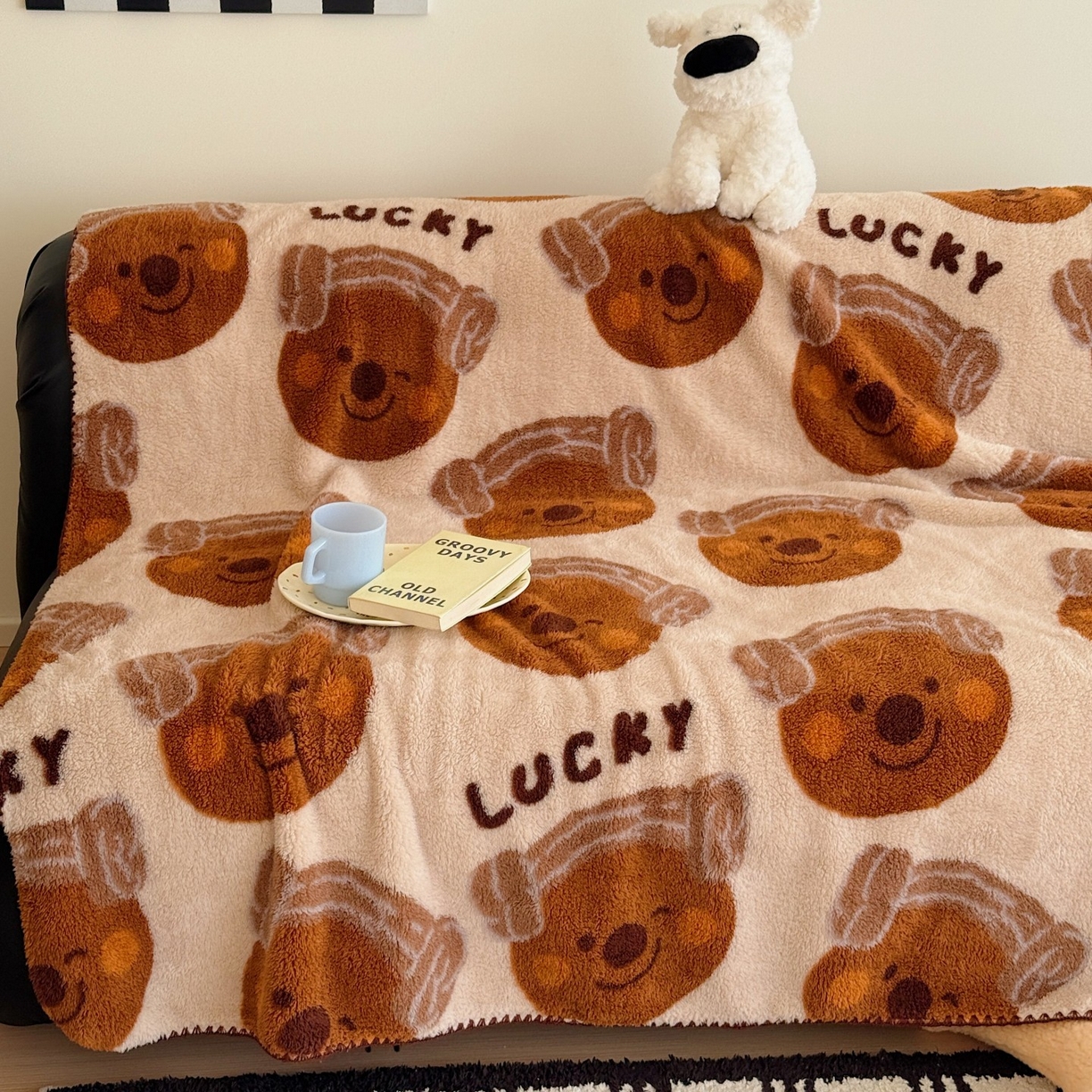 91家纺网 家纺一手货源 找家纺 顾里家纺 2025新款韩系卡通云朵绒盖毯 幸运幼熊