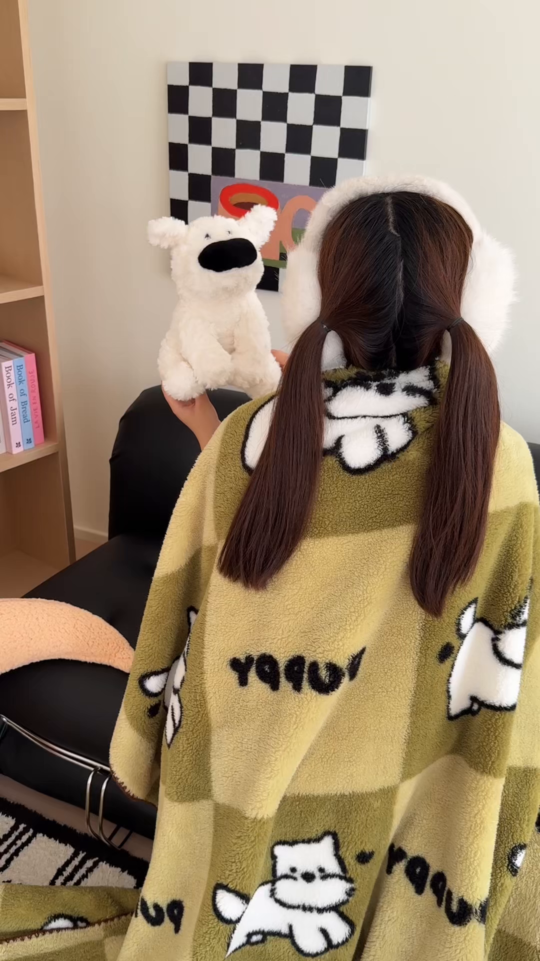 91家纺网 家纺一手货源 找家纺 顾里家纺 2025新款韩系卡通云朵绒盖毯 方块小狗