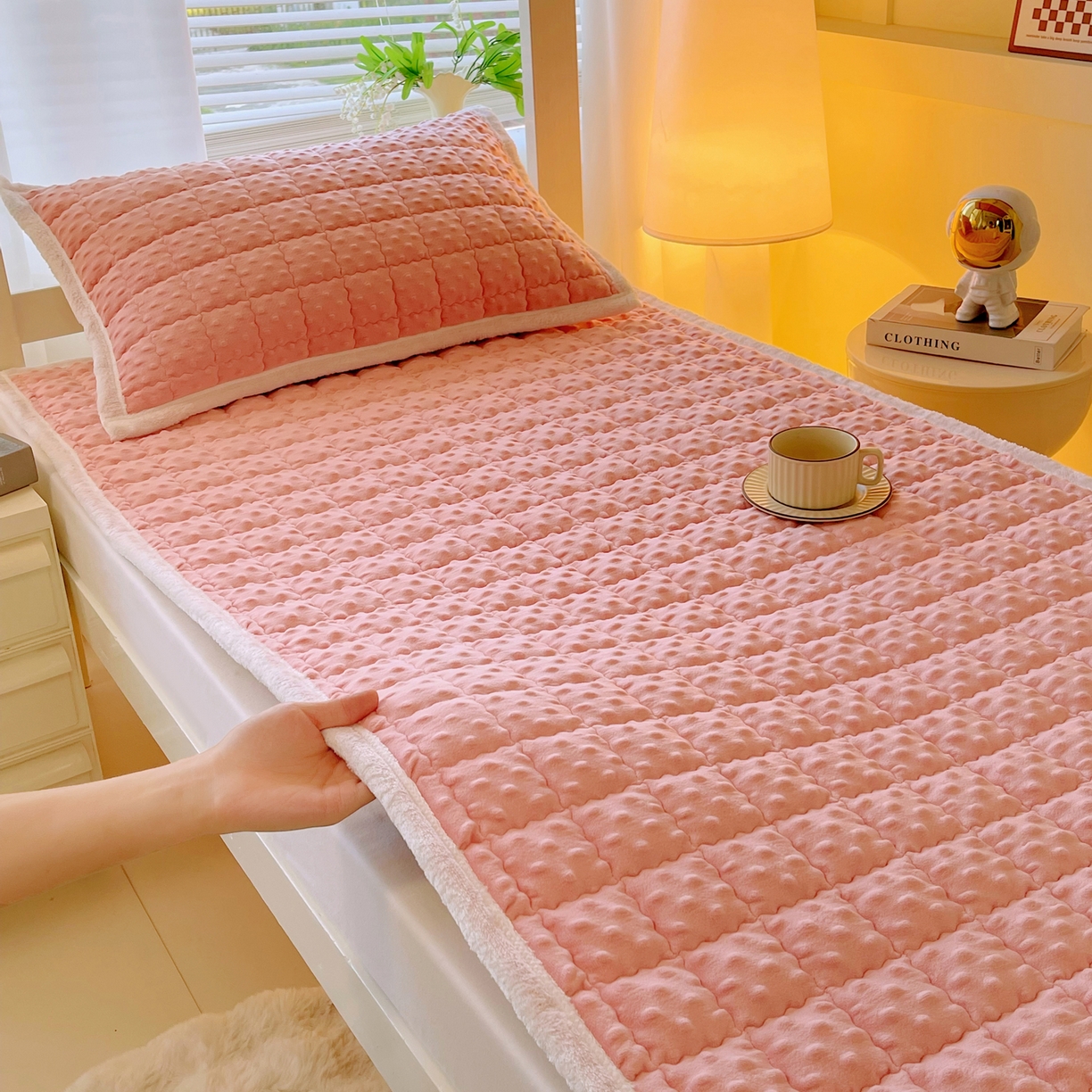 （总）金鑫汇家纺 2025秋冬纯色豆豆绒床褥垫系列-学生床