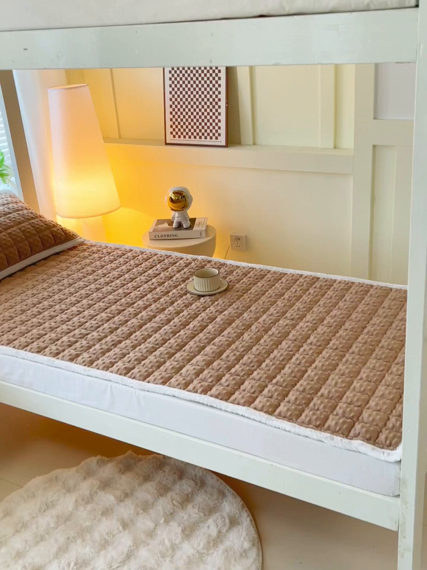 91家纺网 家纺一手货源 找家纺 金鑫汇家纺 2025秋冬纯色豆豆绒床褥垫系列-学生床 学生床豆豆绒床褥垫咖色