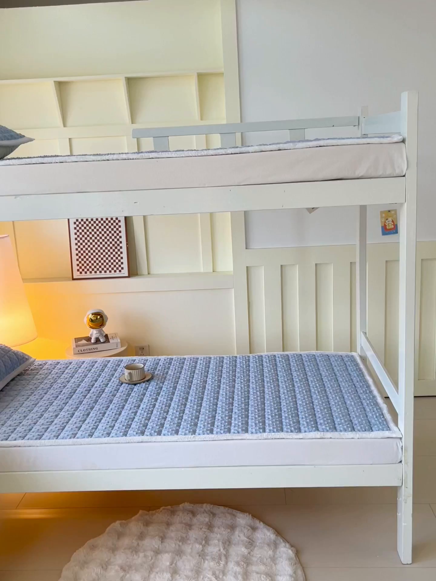 91家纺网 家纺一手货源 找家纺 金鑫汇家纺 2025秋冬纯色豆豆绒床褥垫系列-学生床 学生床豆豆绒床褥垫蓝色