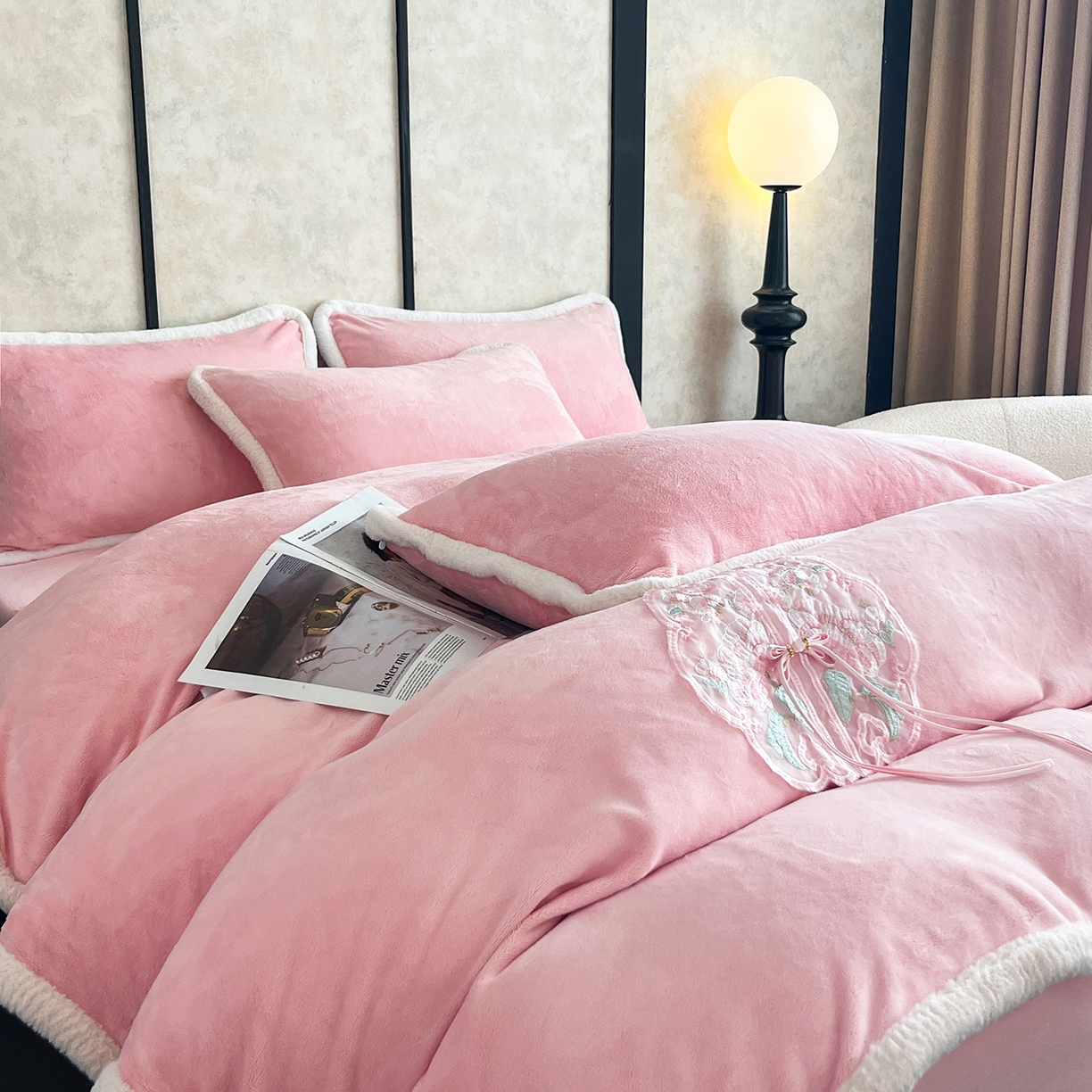 91家纺网 家纺一手货源 找家纺 （总）诺梵家纺 2025新款兔毛包边中式绣花四件套-苏颜