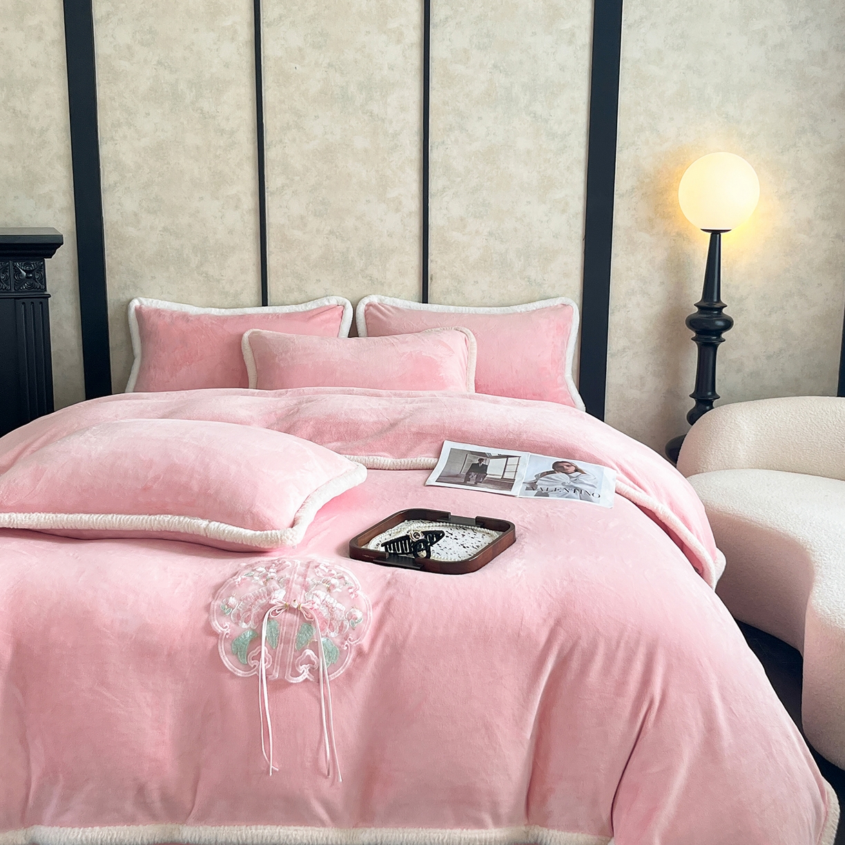 91家纺网 家纺一手货源 找家纺 （总）诺梵家纺 2025新款兔毛包边中式绣花四件套-苏颜