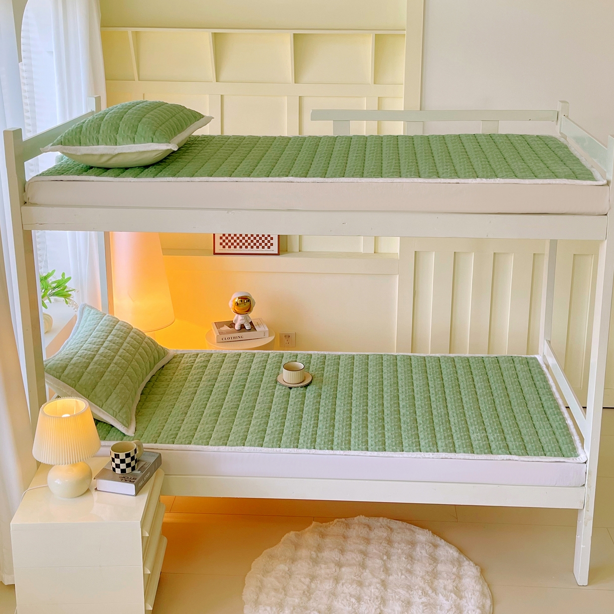 91家纺网 家纺一手货源 找家纺 金鑫汇家纺 2025秋冬纯色豆豆绒床褥垫系列-学生床 学生床豆豆绒床褥垫绿色