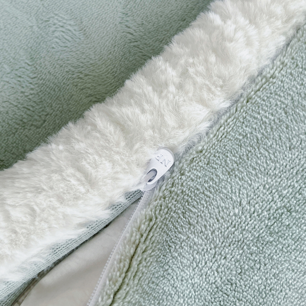 91家纺网 家纺一手货源 找家纺 诺梵家纺 2025新款兔毛包边中式绣花四件套-苏颜 苏颜-绿