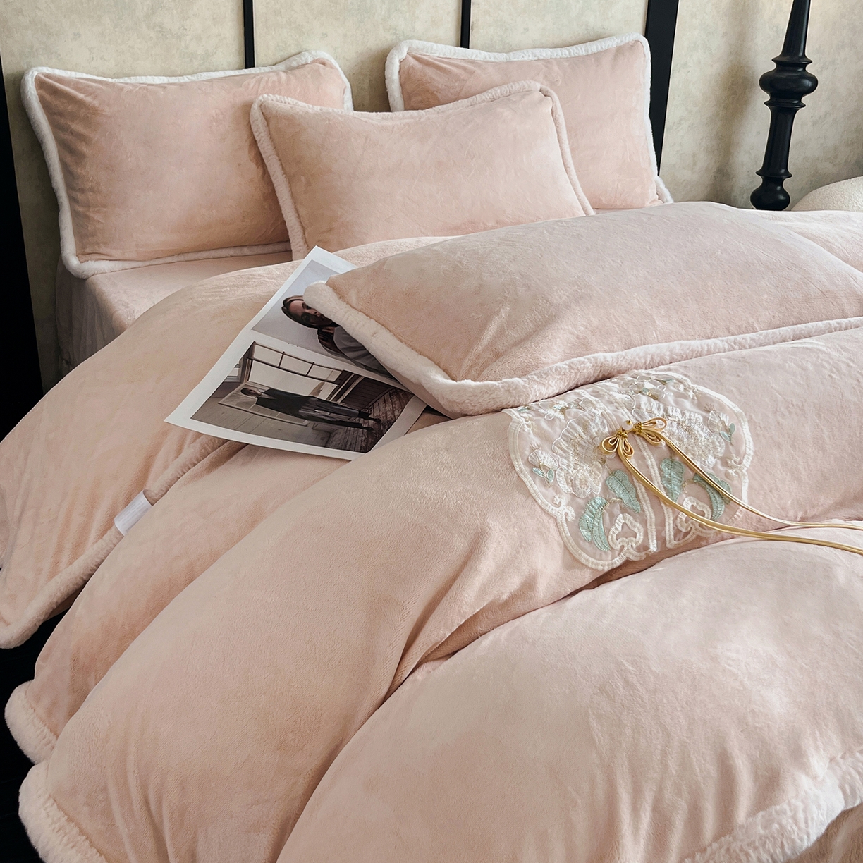 诺梵家纺 2025新款兔毛包边中式绣花四件套-苏颜 苏颜-玉粉