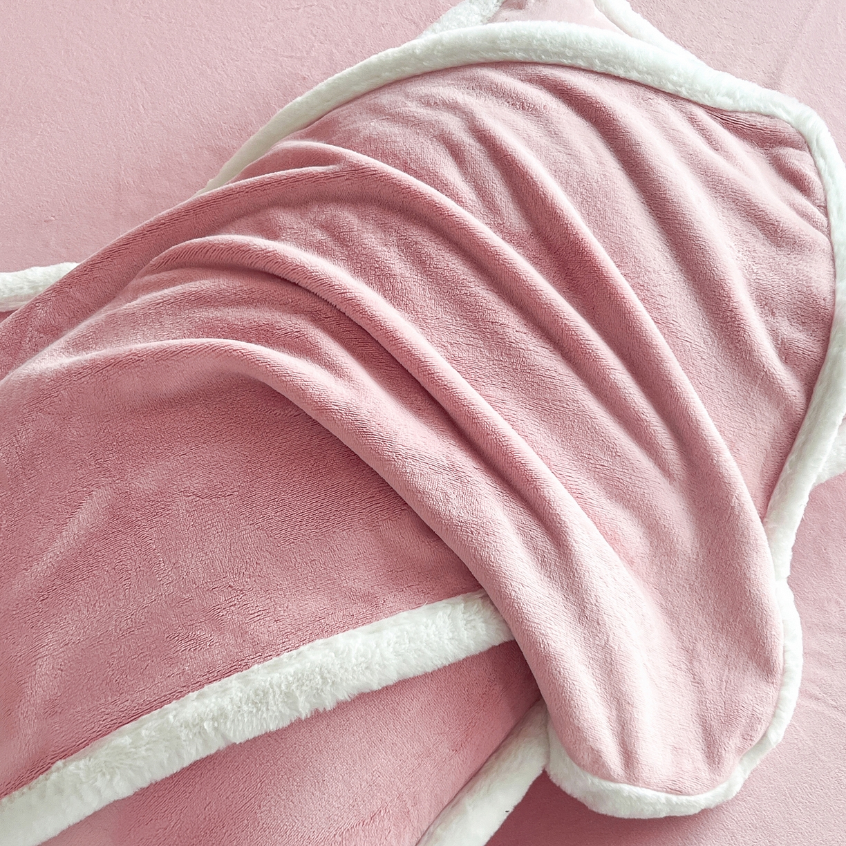 91家纺网 家纺一手货源 找家纺 诺梵家纺 2025新款兔毛包边中式绣花四件套-苏颜 苏颜-粉