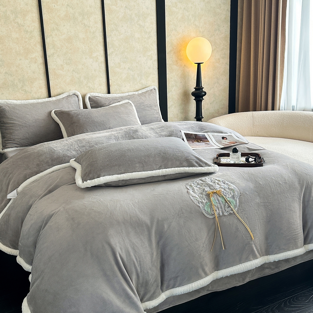 91家纺网 家纺一手货源 找家纺 诺梵家纺 2025新款兔毛包边中式绣花四件套-苏颜 苏颜-灰