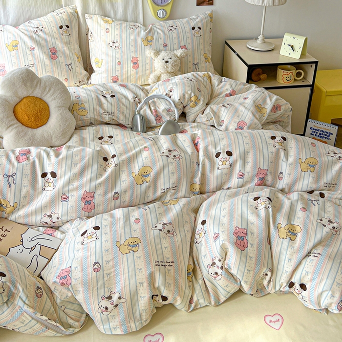 91家纺网 家纺一手货源 找家纺 耀悦家纺 2025新款40支全棉纯棉四件套ins卡通可爱风简约 蓝条萌宠趴