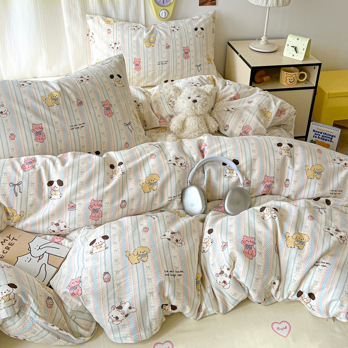 91家纺网 家纺一手货源 找家纺 耀悦家纺 2025新款40支全棉纯棉四件套ins卡通可爱风简约 蓝条萌宠趴