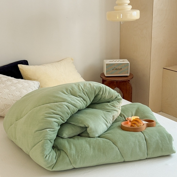 91家纺网 家纺一手货源 找家纺 申龙家纺 2025新款牛奶绒冬被 绿色