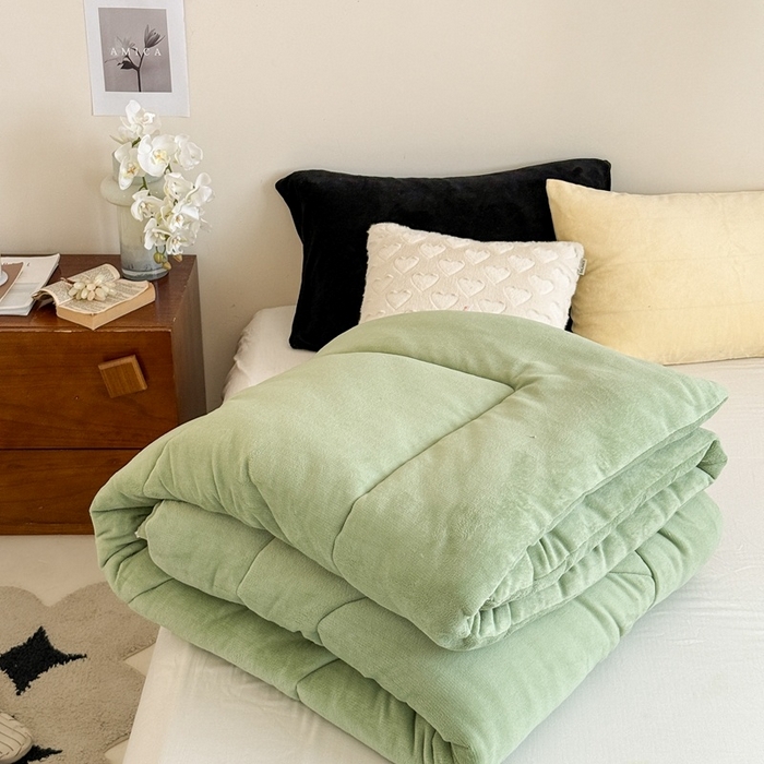 91家纺网 家纺一手货源 找家纺 申龙家纺 2025新款牛奶绒冬被 绿色