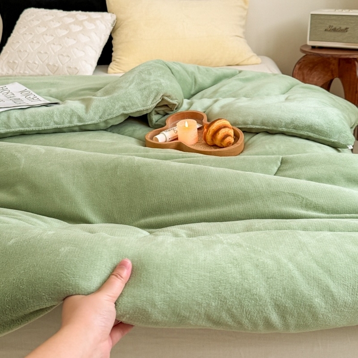 91家纺网 家纺一手货源 找家纺 申龙家纺 2025新款牛奶绒冬被 绿色