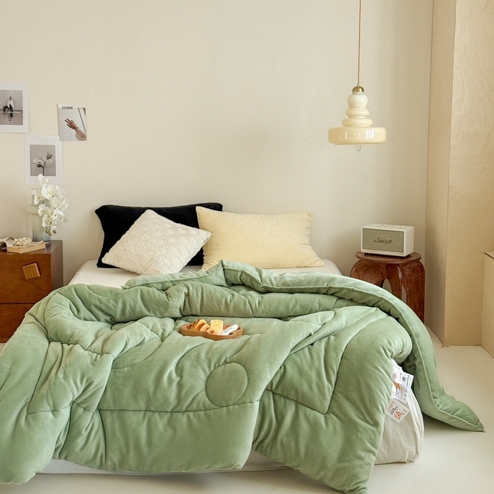 91家纺网 家纺一手货源 找家纺 申龙家纺 2025新款牛奶绒冬被 绿色