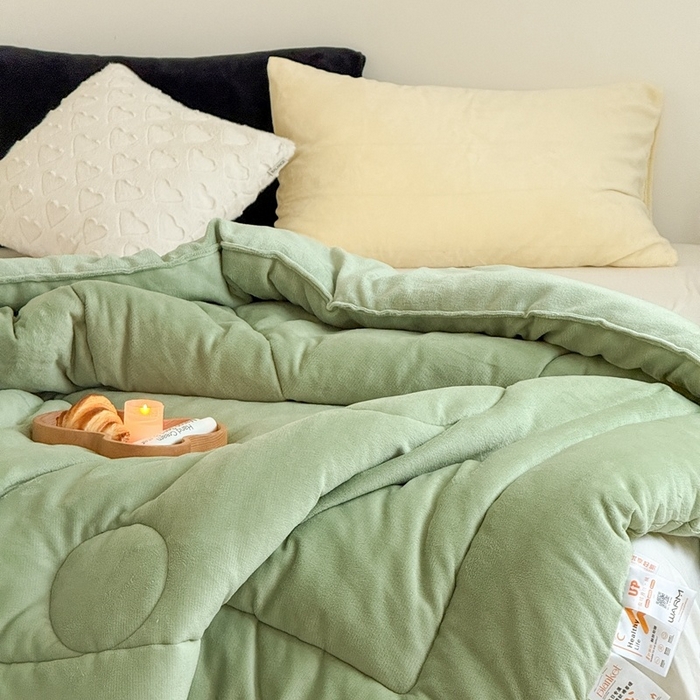 91家纺网 家纺一手货源 找家纺 申龙家纺 2025新款牛奶绒冬被 绿色