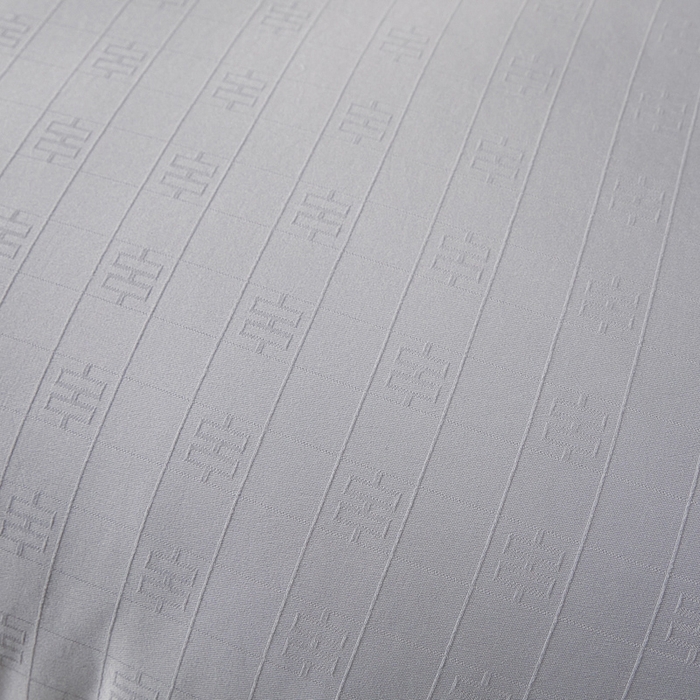 91家纺网 家纺一手货源 找家纺 置顶家纺 2024新款贡缎提花大豆纤维被子被芯--棚拍图 串串格-经典灰