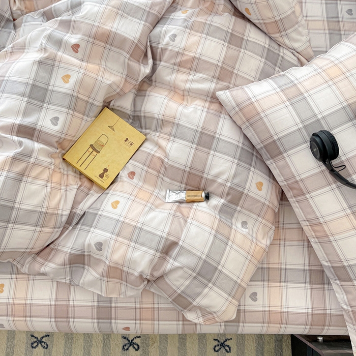 91家纺网 家纺一手货源 找家纺 耀悦家纺 2025新款40支全棉纯棉四件套ins卡通可爱风简约 心语格调