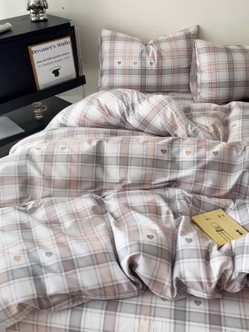 91家纺网 家纺一手货源 找家纺 耀悦家纺 2025新款40支全棉纯棉四件套ins卡通可爱风简约 心语格调