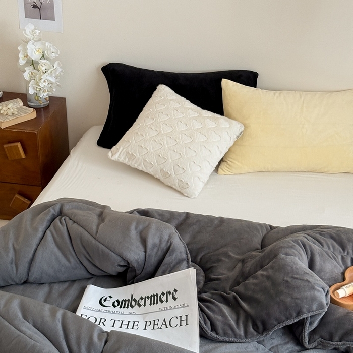 91家纺网 家纺一手货源 找家纺 申龙家纺 2025新款牛奶绒冬被 深灰