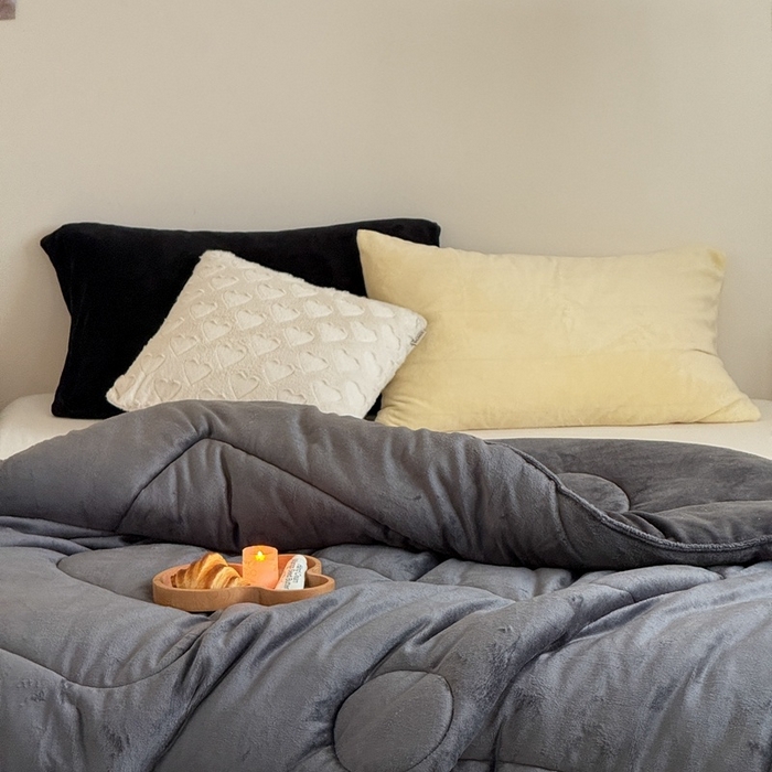 91家纺网 家纺一手货源 找家纺 申龙家纺 2025新款牛奶绒冬被 深灰