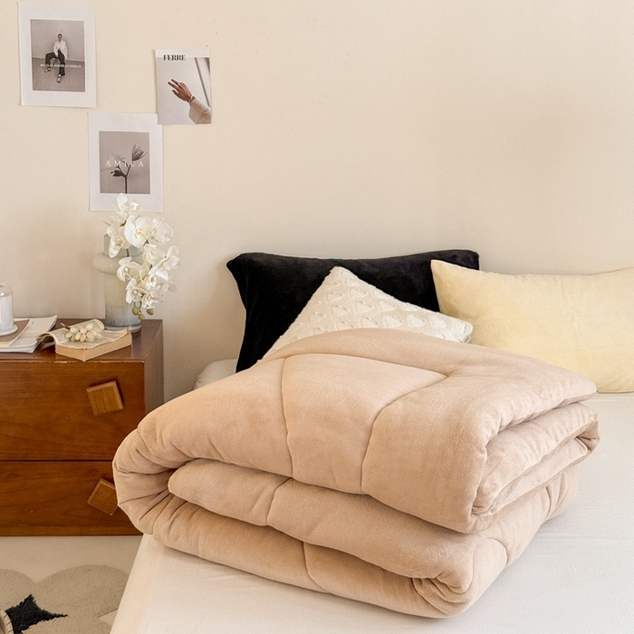 91家纺网 家纺一手货源 找家纺 申龙家纺 2025新款牛奶绒冬被 卡其