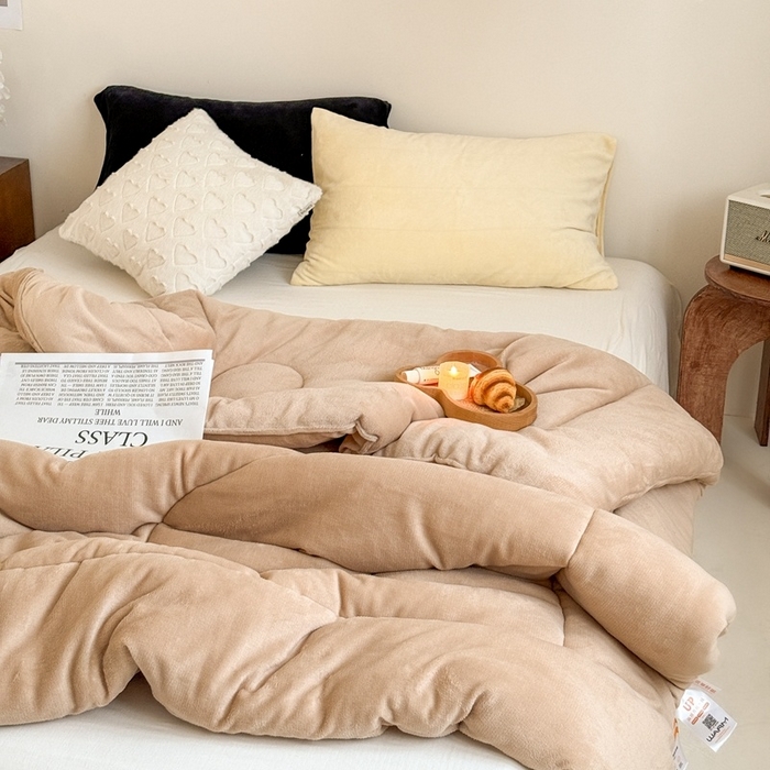 91家纺网 家纺一手货源 找家纺 申龙家纺 2025新款牛奶绒冬被 卡其