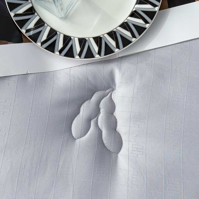 91家纺网 家纺一手货源 找家纺 置顶家纺 2024新款贡缎提花大豆纤维被子被芯--实拍图 串串格-经典灰