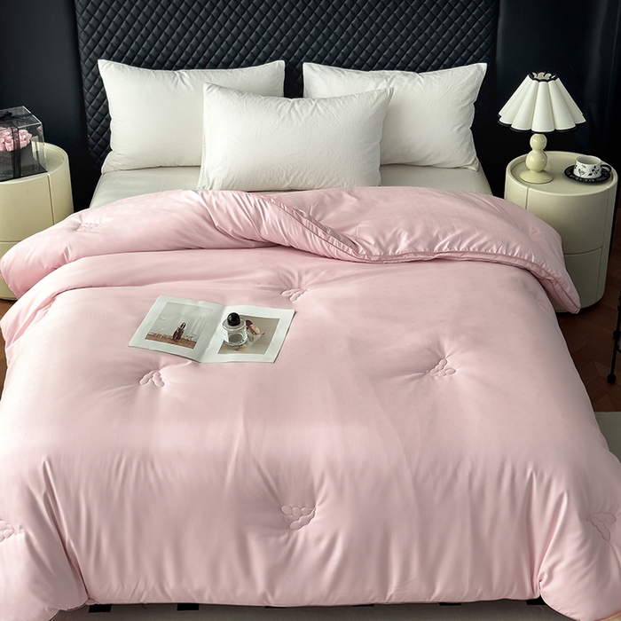 91家纺网 家纺一手货源 找家纺 置顶家纺 2024新款贡缎提花大豆纤维被子被芯--实拍图 串串格-果粉