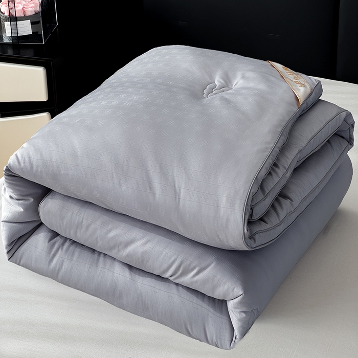 91家纺网 家纺一手货源 找家纺 置顶家纺 2024新款贡缎提花大豆纤维被子被芯--实拍图 串串格-经典灰